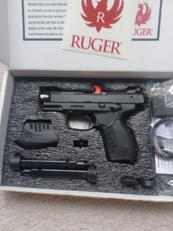 RUGER SR22 THREADED BARRELL .22LR